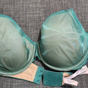 BRAND NEW with tags Victoria Secret lined perfect bra. NEVER WORN